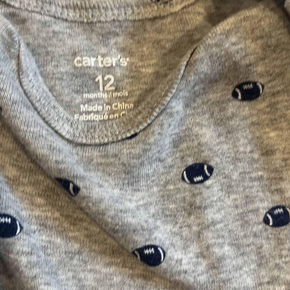 Bundle of Carter’s 12 month clothes - Picture 8 of 16